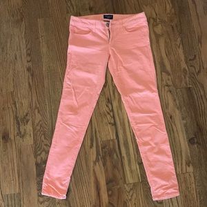 American Eagle size 6 pink/peach corduroy skinny jeans